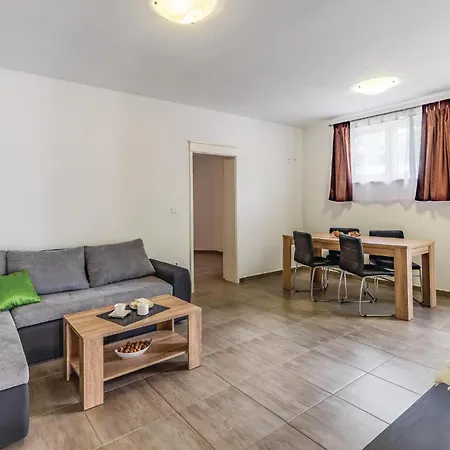 Holiday home Amazing In With Wifi Pazin