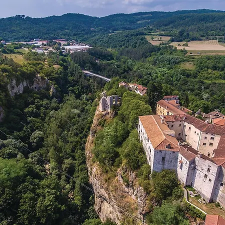Holiday home Amazing In With Wifi Pazin