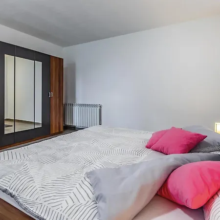 別荘 Four-bedroom In