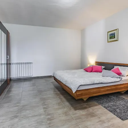 別荘 Four-bedroom In *