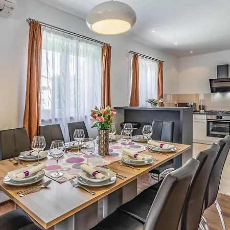 Four-bedroom In 別荘
