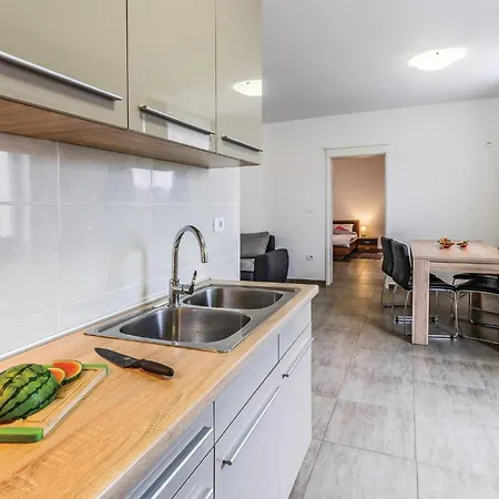 Four-bedroom In 別荘 *