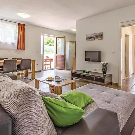 Four-bedroom In 別荘 *